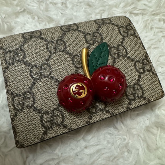 Gucci Unisex GG Supreme Card Case Wallet Cherries Canvas Five Card Slots - Picture 2 of 9
